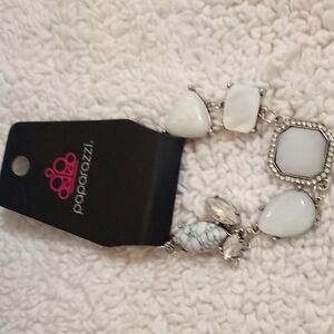 GROUNDING GLAMOUR - WHITE BRACELET NWT